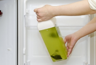 冷蔵庫で１、２時間冷やしてください。